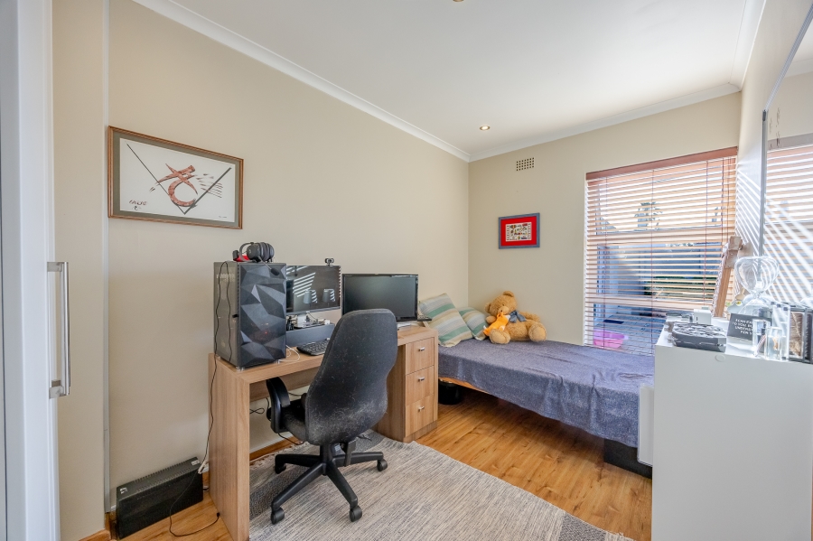 3 Bedroom Property for Sale in Lakeside Western Cape